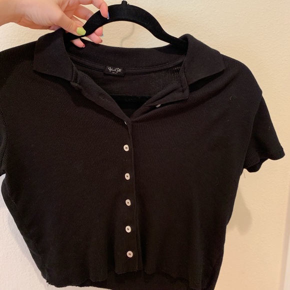 Brandy Melville Tops - Black button up crop top